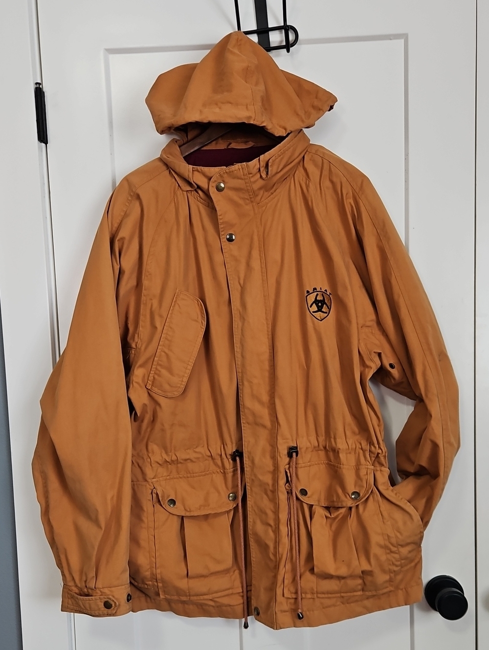 Ariat hooded utility jacket in men's size XL.